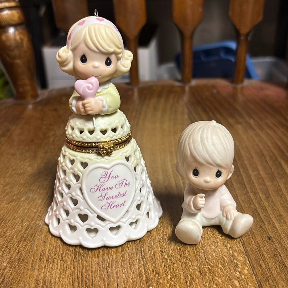 Precious Moments Figurine Lot. 2002 & 1985.